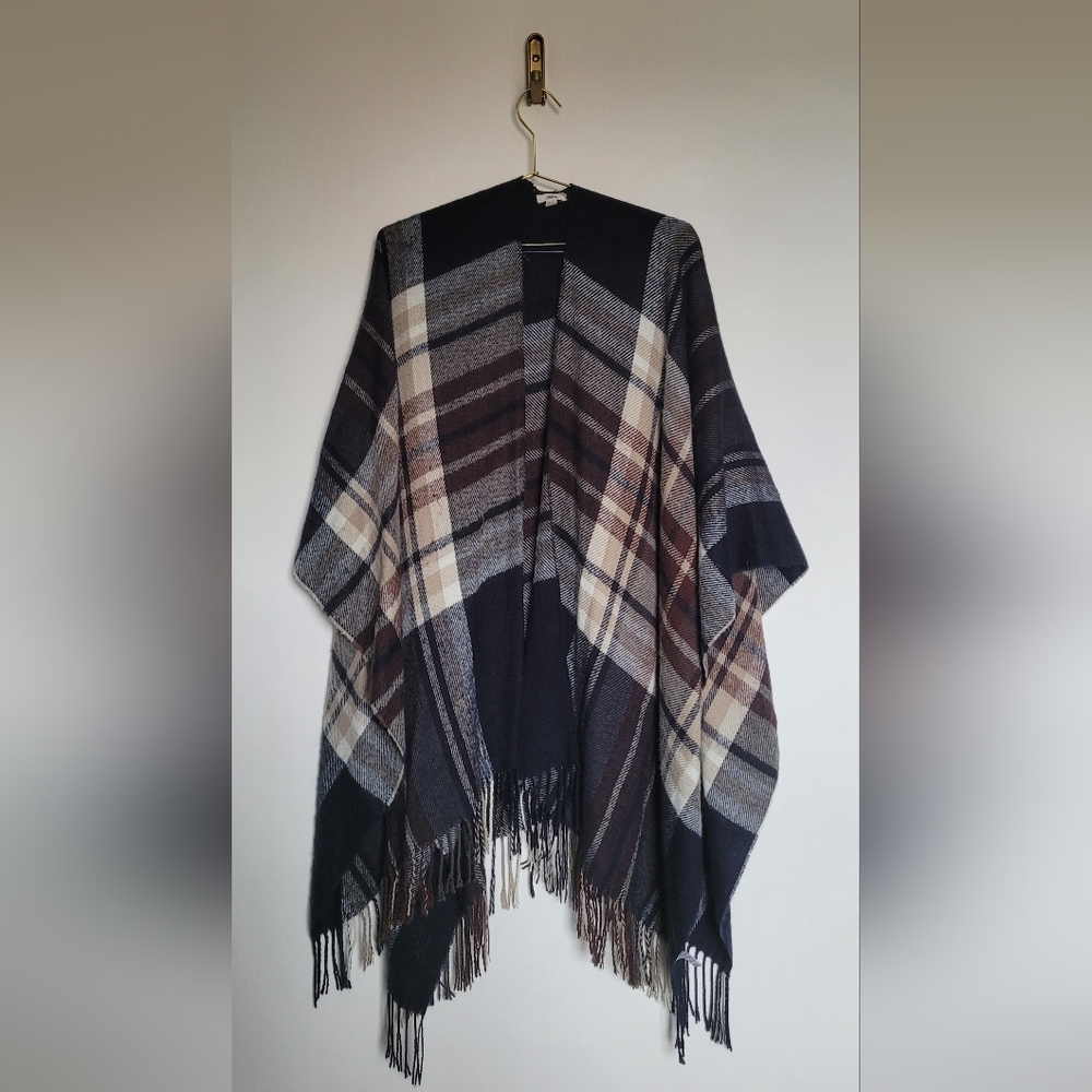 Ardene Plaid Fringe Shawl